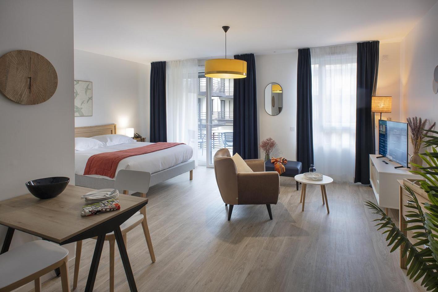 Aparthotel Domitys L'Amarante Cahors Zewnętrze zdjęcie
